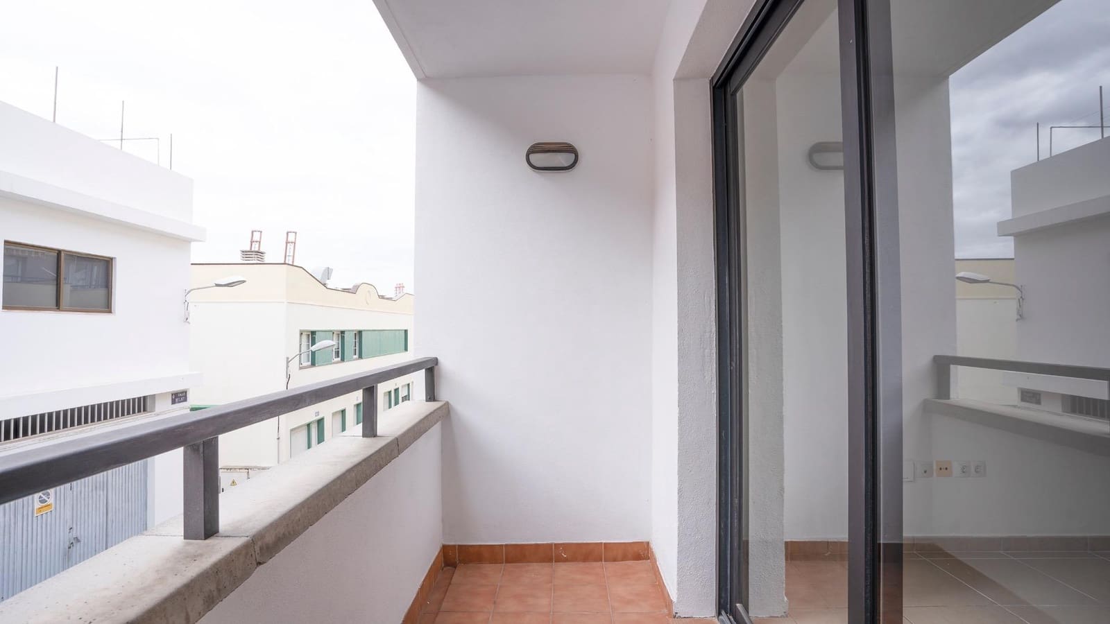 2 Zimmer Reihenhaus zu vermieten in Santa Cruz de Tenerife mit Garage - 1.100 € (Ref: 10041236)