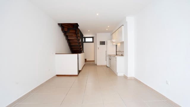 2 Zimmer Reihenhaus zu vermieten in Santa Cruz de Tenerife mit Garage - 1.100 € (Ref: 10041236)
