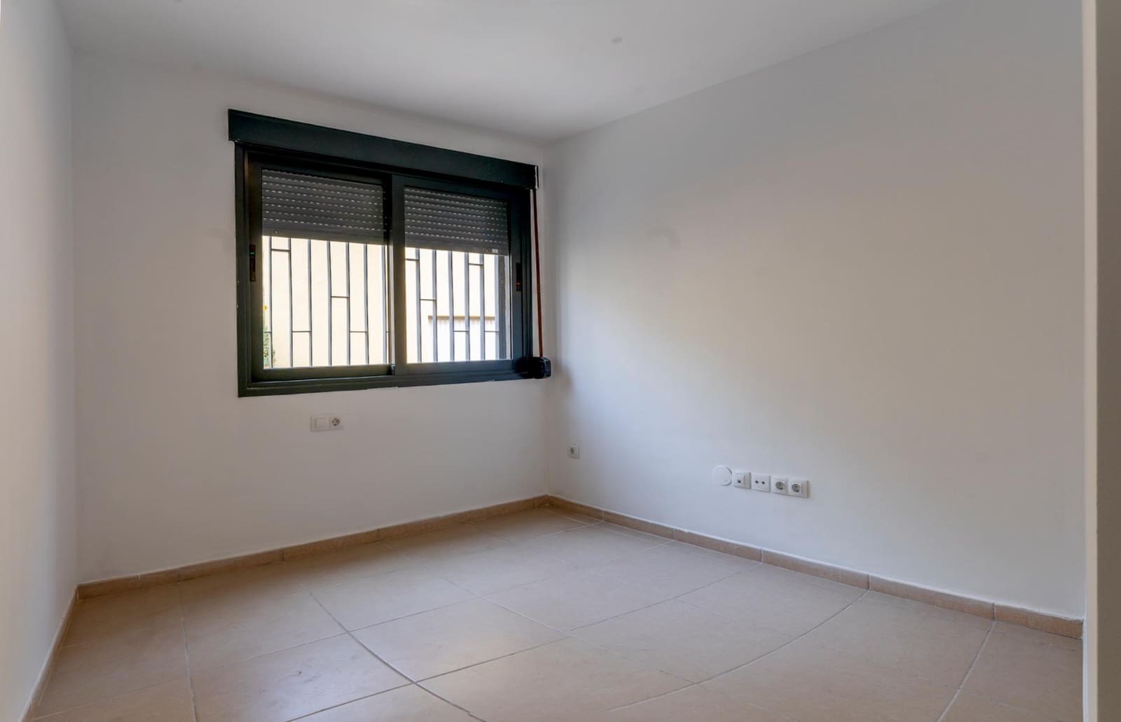 2 Zimmer Reihenhaus zu vermieten in Santa Cruz de Tenerife mit Garage - 1.100 € (Ref: 10041236)
