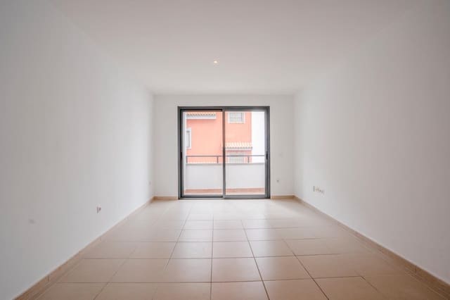 2 Zimmer Reihenhaus zu vermieten in Santa Cruz de Tenerife mit Garage - 1.100 € (Ref: 10041236)