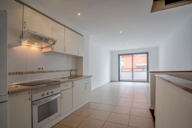 2 Zimmer Reihenhaus zu vermieten in Santa Cruz de Tenerife mit Garage - 1.100 € (Ref: 10041236)