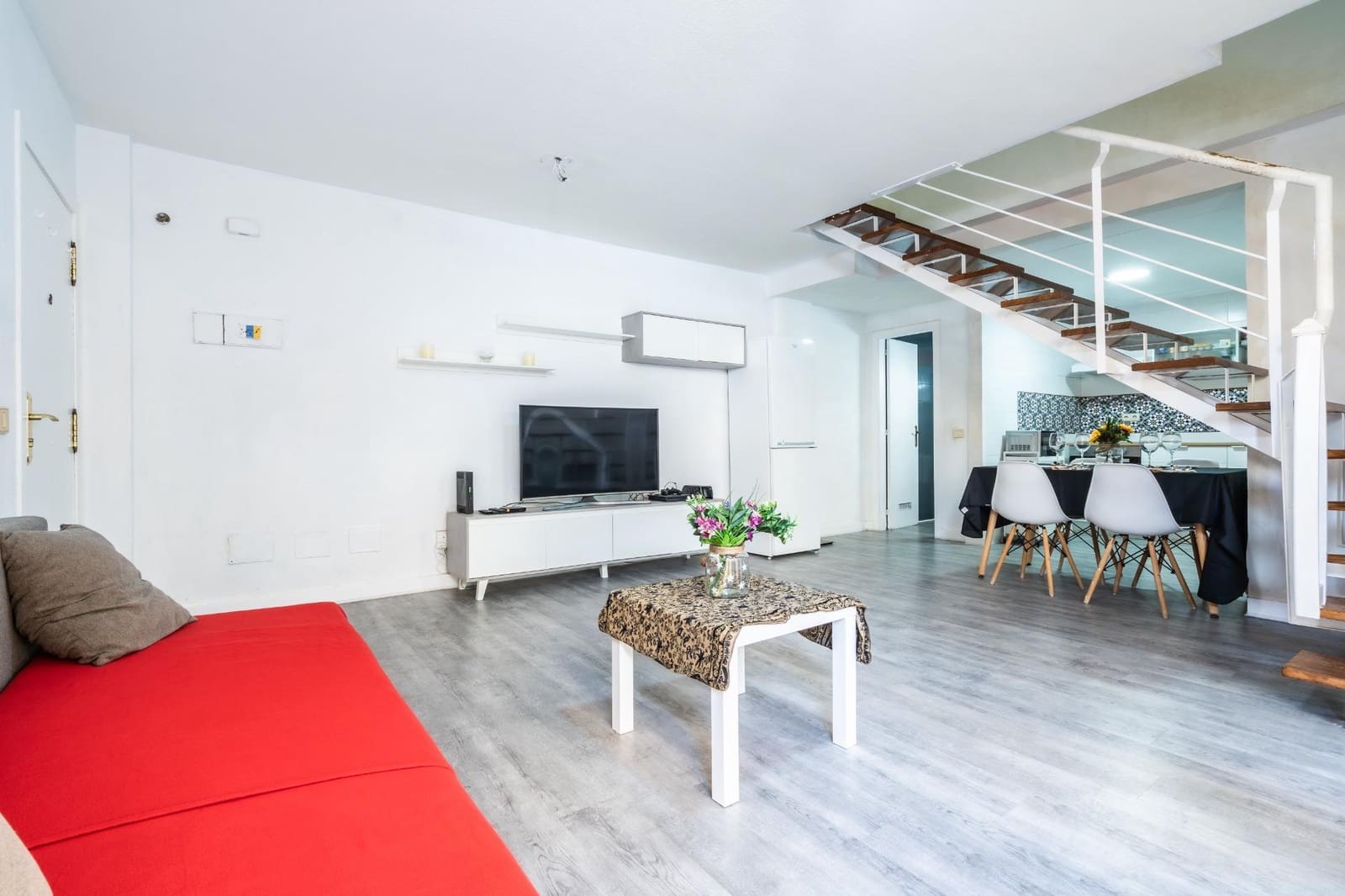 3 slaapkamer Appartement te koop in El Medano met zwembad - € 309.000 (Ref: 10068028)