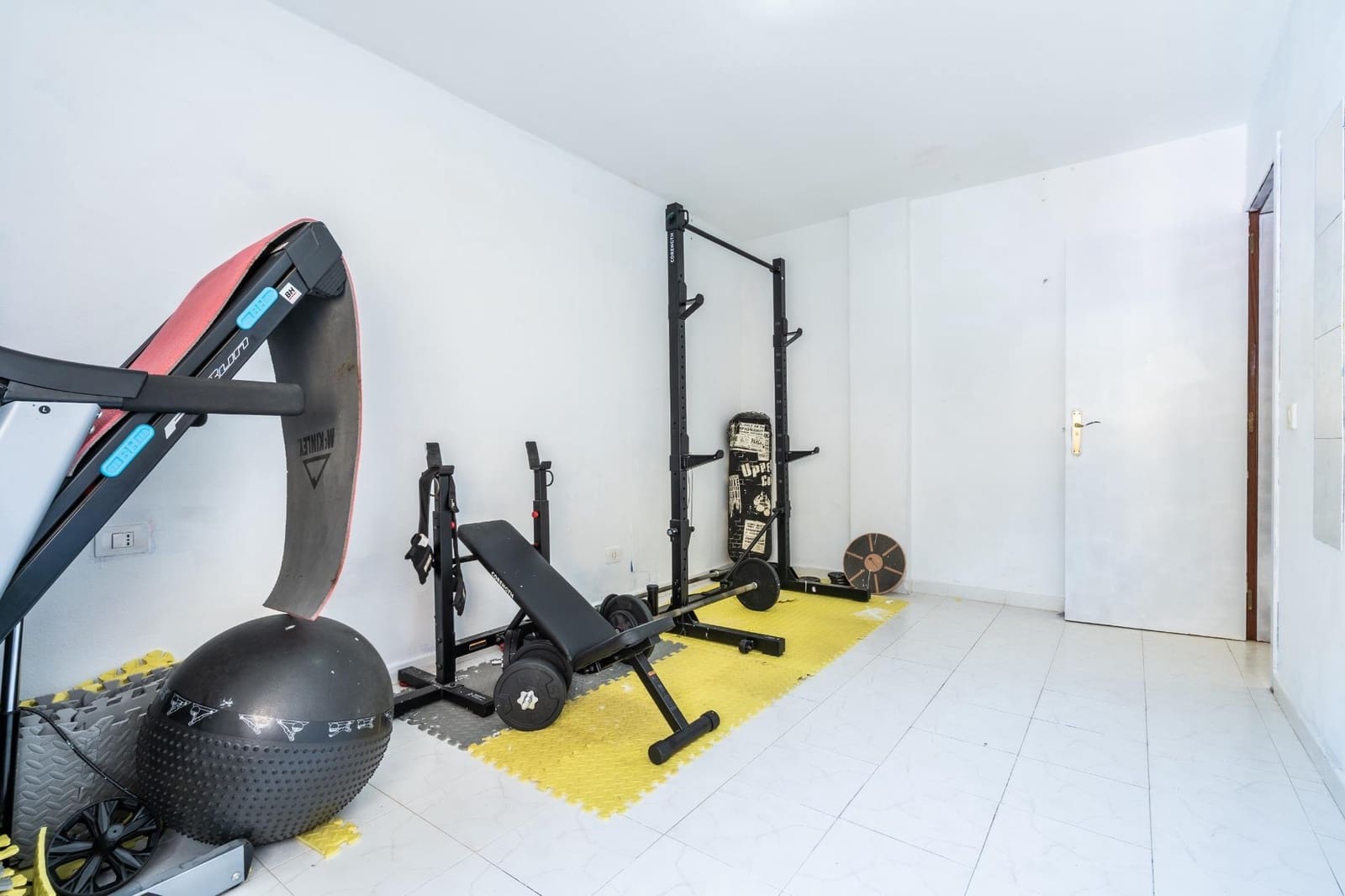 3 slaapkamer Appartement te koop in El Medano met zwembad - € 309.000 (Ref: 10068028)