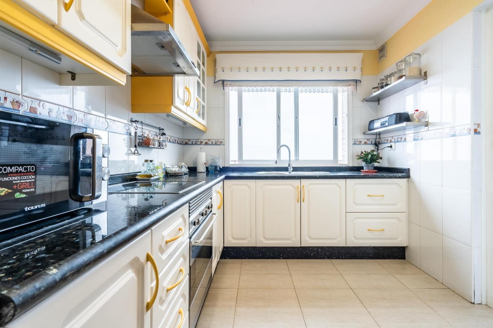 Ático de 2 habitaciones en La Matanza de Acentejo en venta con garaje - 193.000 € (Ref: 10185049)