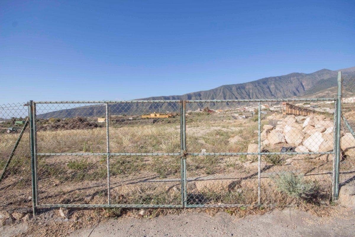 Grunde uden byggetilladelser til salg i Guimar - € 118.000 (Ref: 3907319)