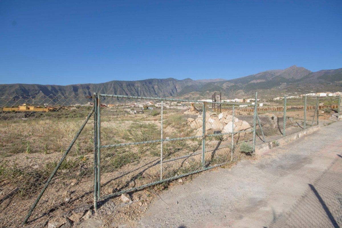 Grunde uden byggetilladelser til salg i Guimar - € 118.000 (Ref: 3907319)