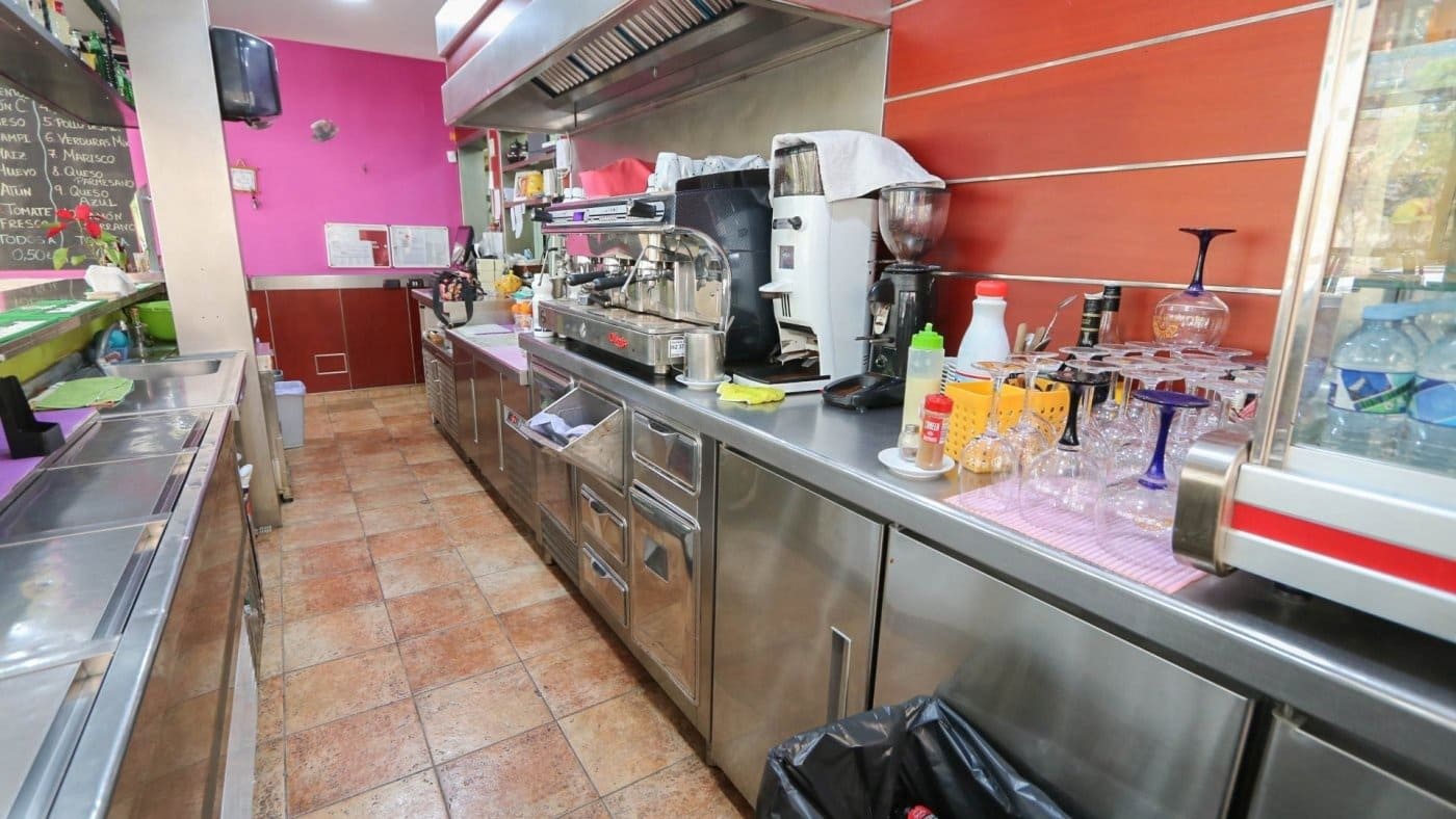 Erhverv til salg i Cabo Blanco - € 244.900 (Ref: 5530754)