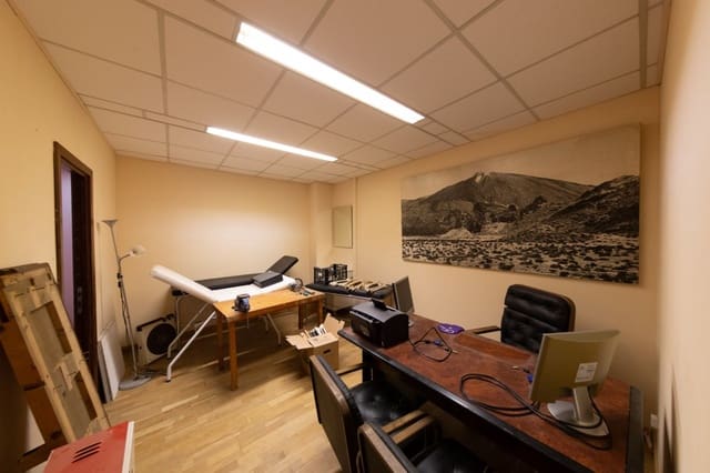 8 soveværelse Erhverv til salg i San Cristóbal de La Laguna med garage - € 795.900 (Ref: 6176499)