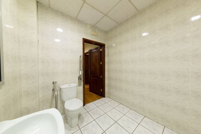 8 soveværelse Erhverv til salg i San Cristóbal de La Laguna med garage - € 795.900 (Ref: 6176499)