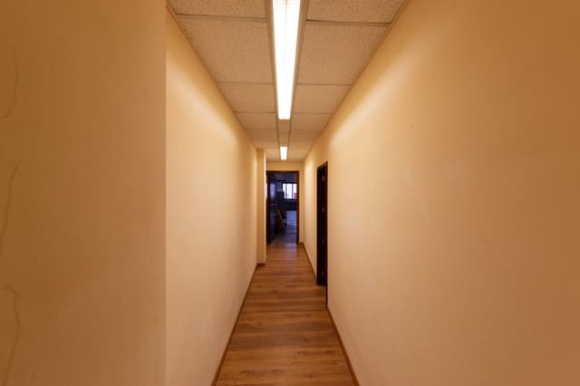 8 makuuhuone Kaupallinen vuokrattavana paikassa San Cristóbal de La Laguna mukana 
autotalli - 3 000 € (Ref: 6176501)