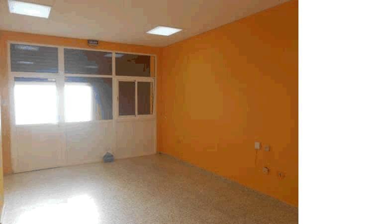 Kaupallinen myytävänä paikassa Santa Cruz de Tenerife - 78 000 € (Ref: 7334799)