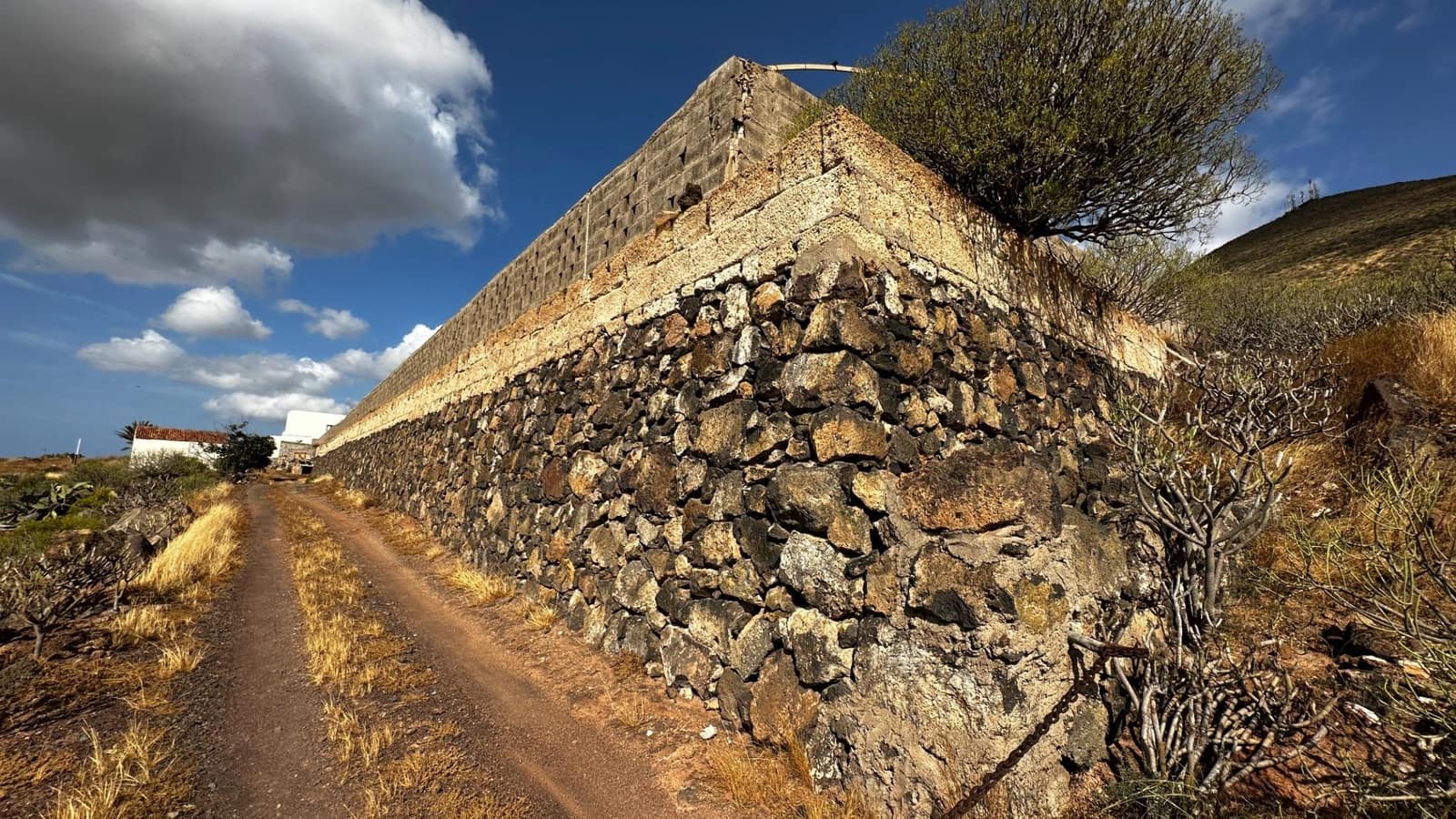 Terreno Não Urbanizado para venda em San Isidro de Abona - 670 000 € (Ref: 7620657)
