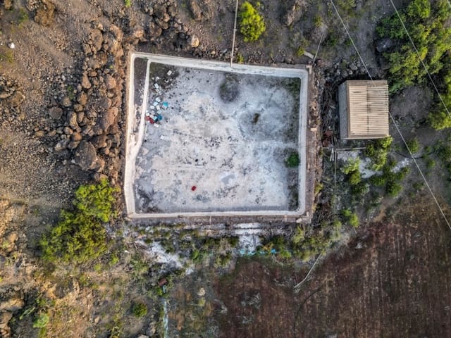 Grunde uden byggetilladelser til salg i Guía de Isora - € 189.000 (Ref: 7636698)