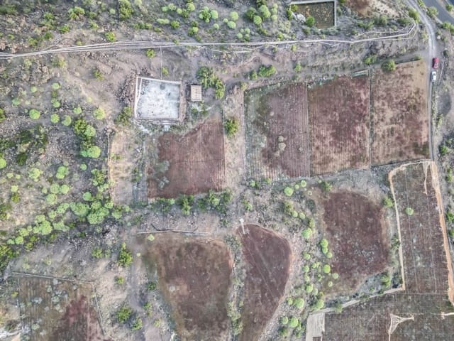 Grunde uden byggetilladelser til salg i Guía de Isora - € 189.000 (Ref: 7636698)