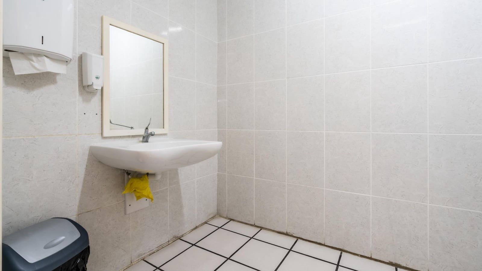 1 bedroom Commercial for sale in Costa del Silencio - € 379,000 (Ref: 7763252)