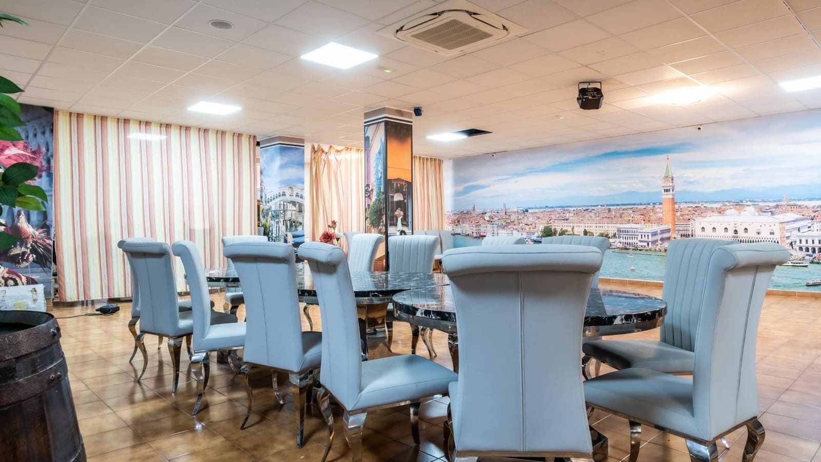 1 bedroom Commercial for sale in Costa del Silencio - € 379,000 (Ref: 7763252)