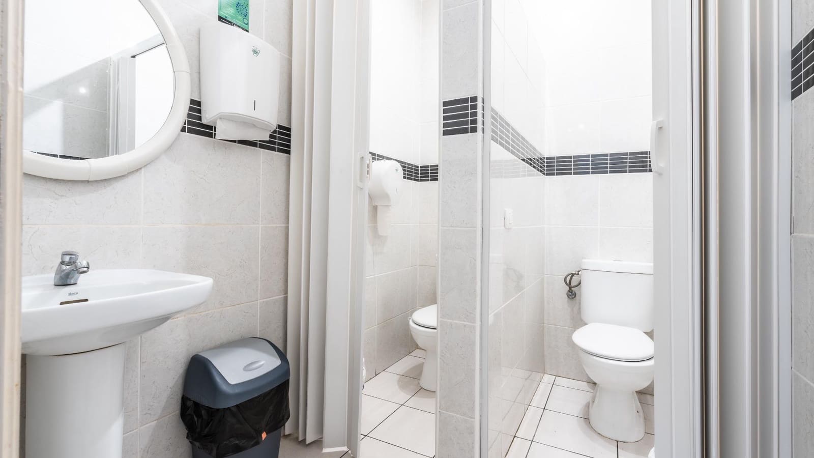 1 bedroom Commercial for sale in Costa del Silencio - € 379,000 (Ref: 7763252)