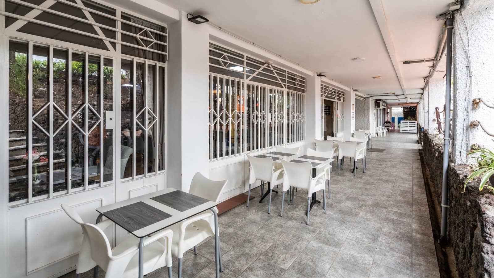 1 bedroom Commercial for sale in Costa del Silencio - € 379,000 (Ref: 7763252)