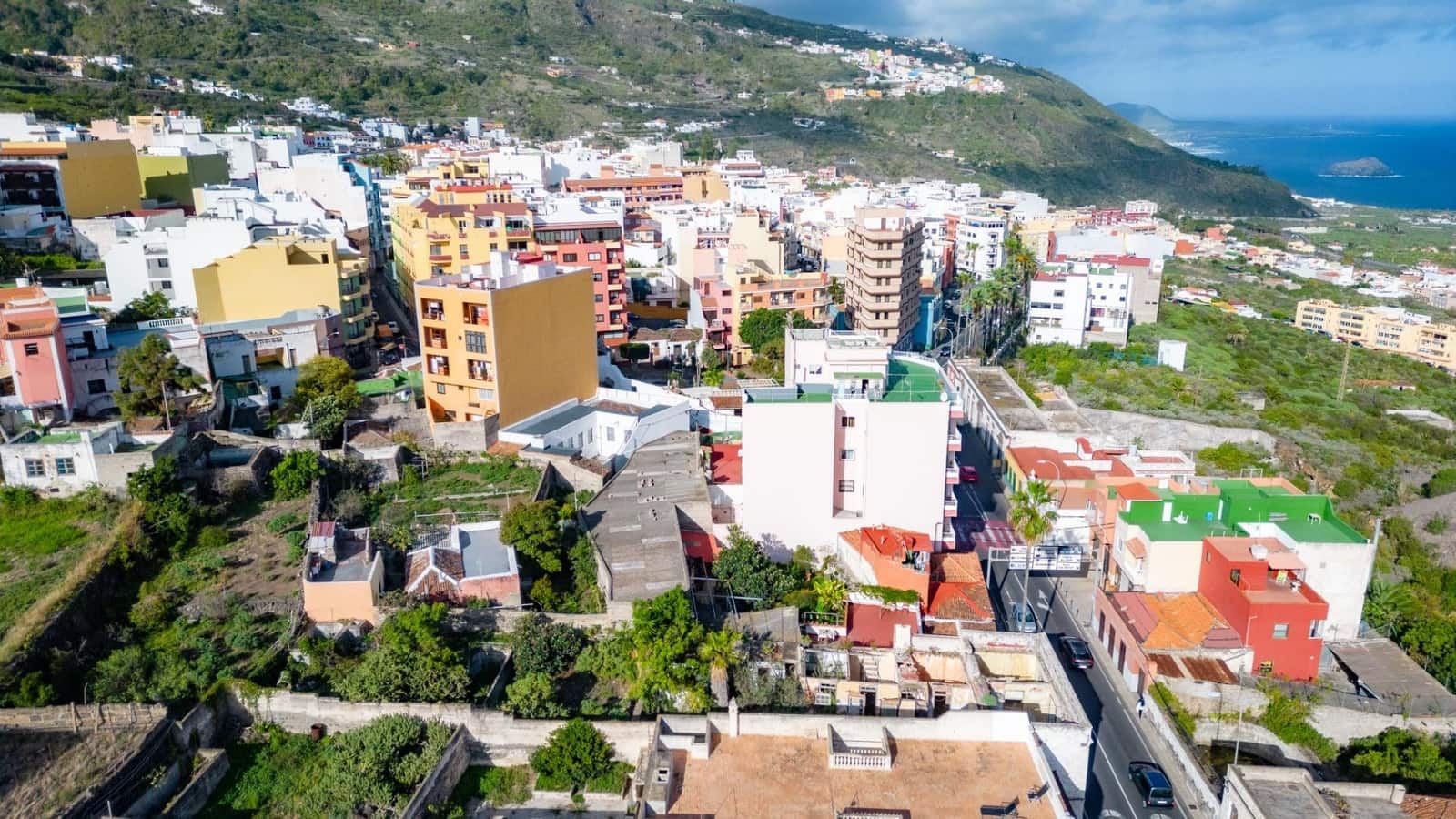 Działka budowlana na sprzedaż w Icod de los Vinos - 158 500 € (Ref: 8214144)