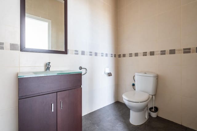 Erhverv til salg i Cabo Blanco, Arona - € 179.095 (Ref: 8322820)