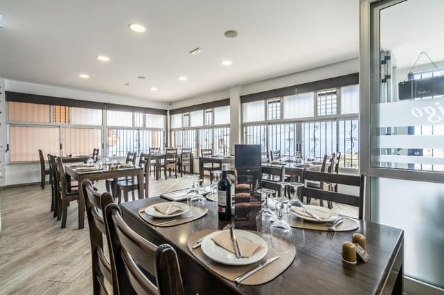 Kaupallinen vuokrattavana paikassa Los Menores, Adeje - 1 500 € (Ref: 8405051)