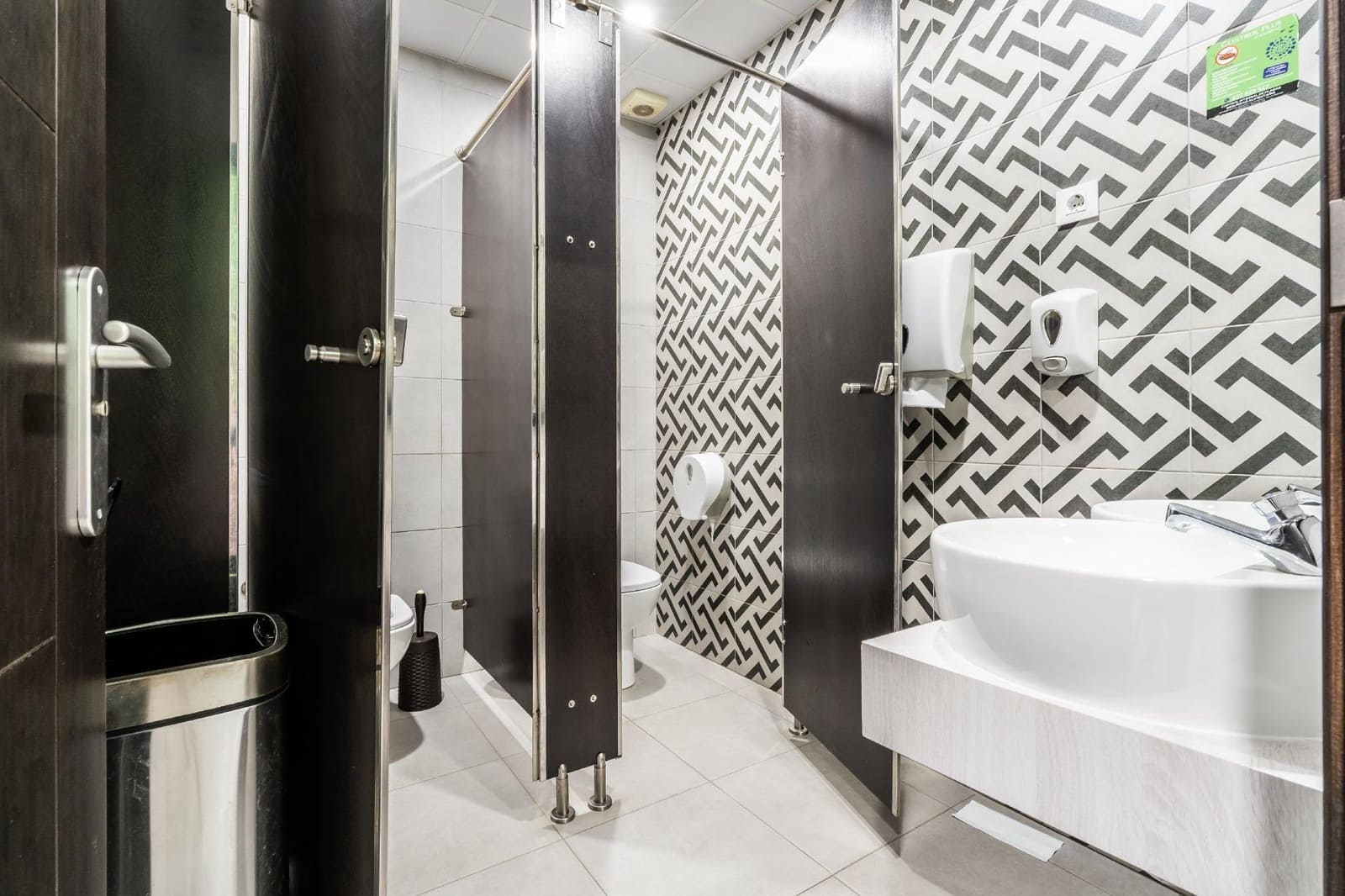 Kaupallinen vuokrattavana paikassa Los Menores - 1 500 € (Ref: 8405051)