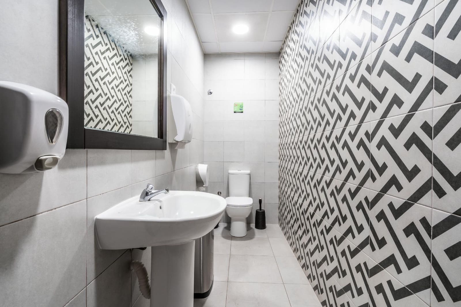 Kaupallinen vuokrattavana paikassa Los Menores - 1 500 € (Ref: 8405051)