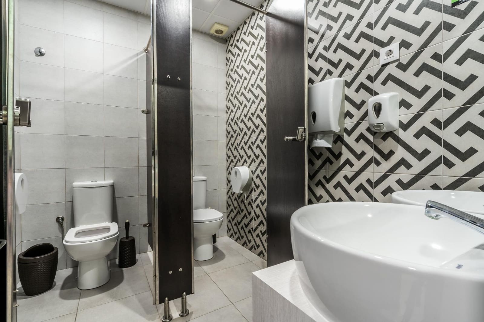 Kaupallinen vuokrattavana paikassa Los Menores - 1 500 € (Ref: 8405051)