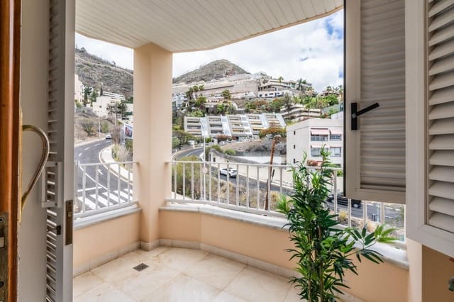 5 bedroom Villa for sale in Las Mimosas, Santa Cruz de Tenerife with garage - € 1,280,000 (Ref: 8407089)