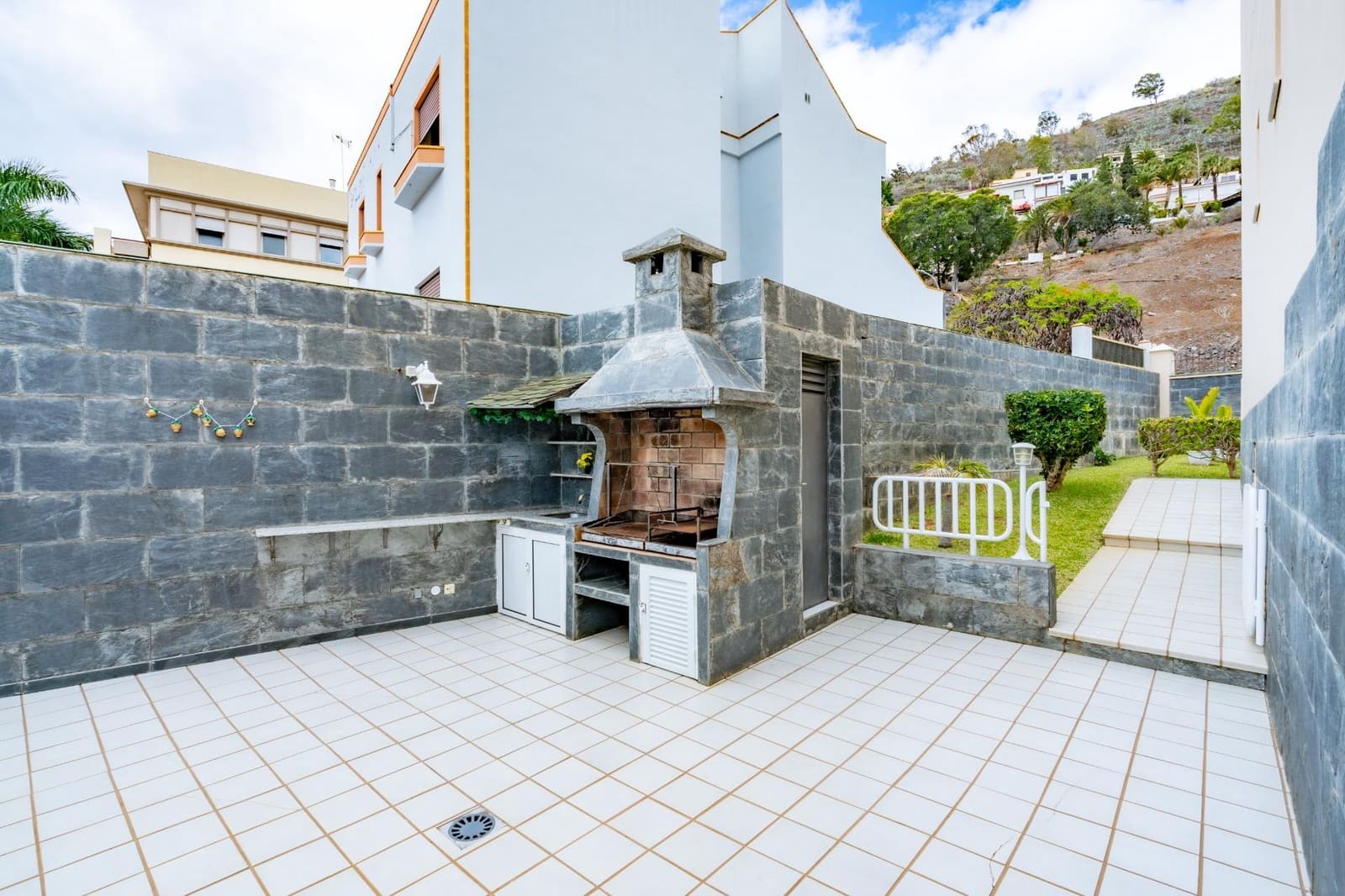 Chalet de 5 habitaciones en Santa Cruz de Tenerife en venta con garaje - 1.280.000 € (Ref: 8407089)