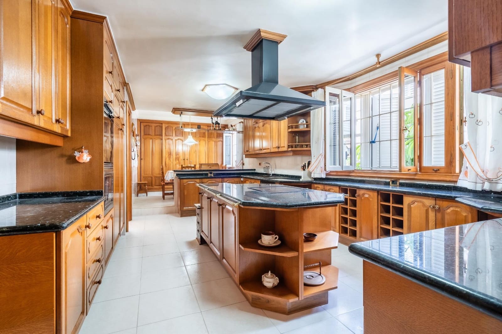 Chalet de 5 habitaciones en Santa Cruz de Tenerife en venta con garaje - 1.280.000 € (Ref: 8407089)