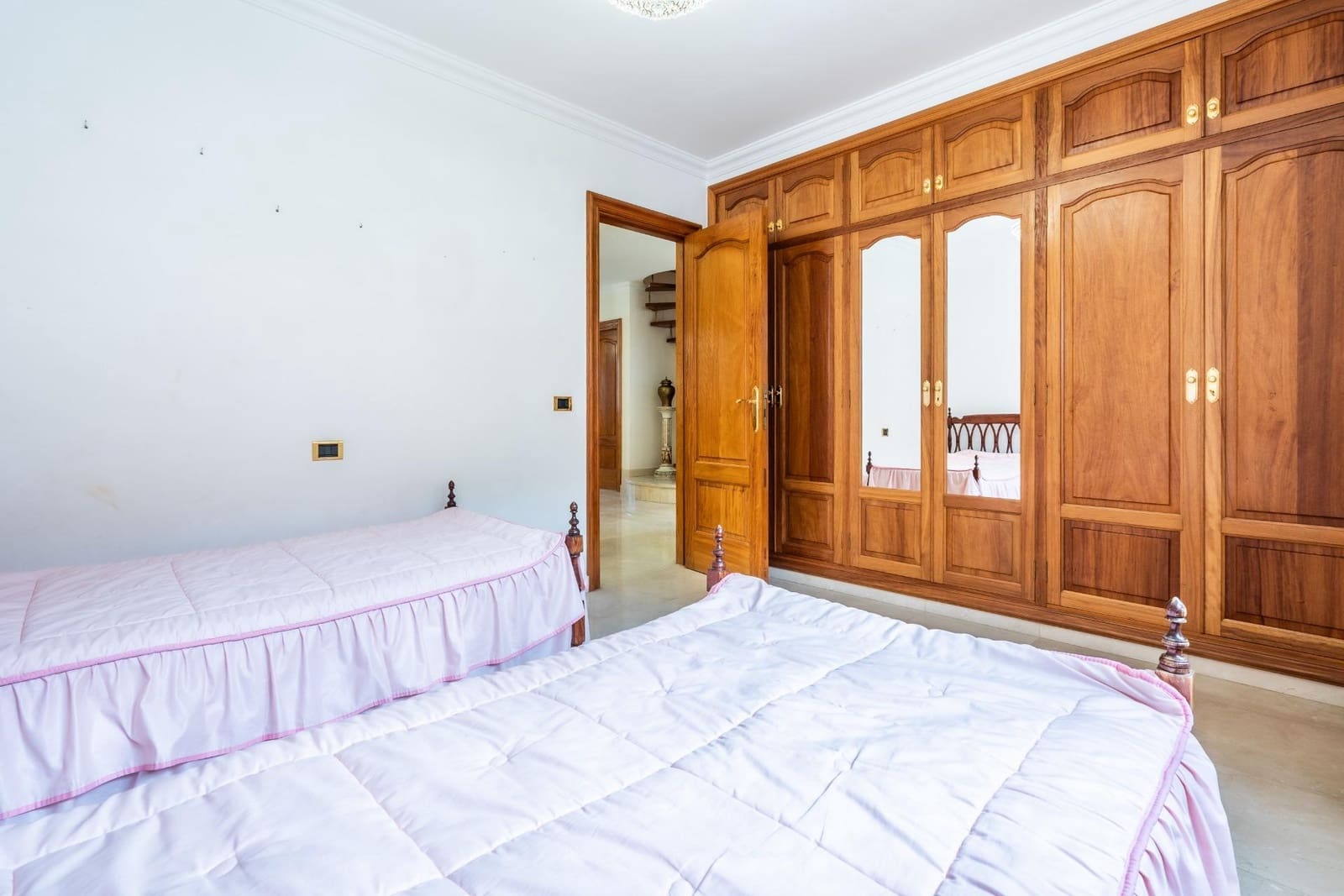 Chalet de 5 habitaciones en Santa Cruz de Tenerife en venta con garaje - 1.280.000 € (Ref: 8407089)