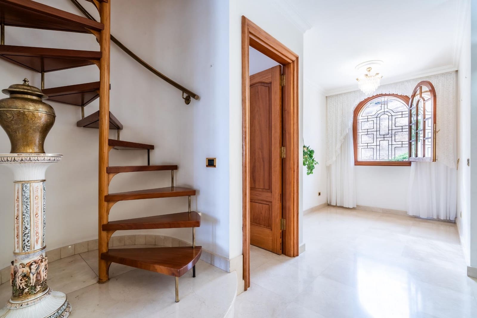 Chalet de 5 habitaciones en Santa Cruz de Tenerife en venta con garaje - 1.280.000 € (Ref: 8407089)
