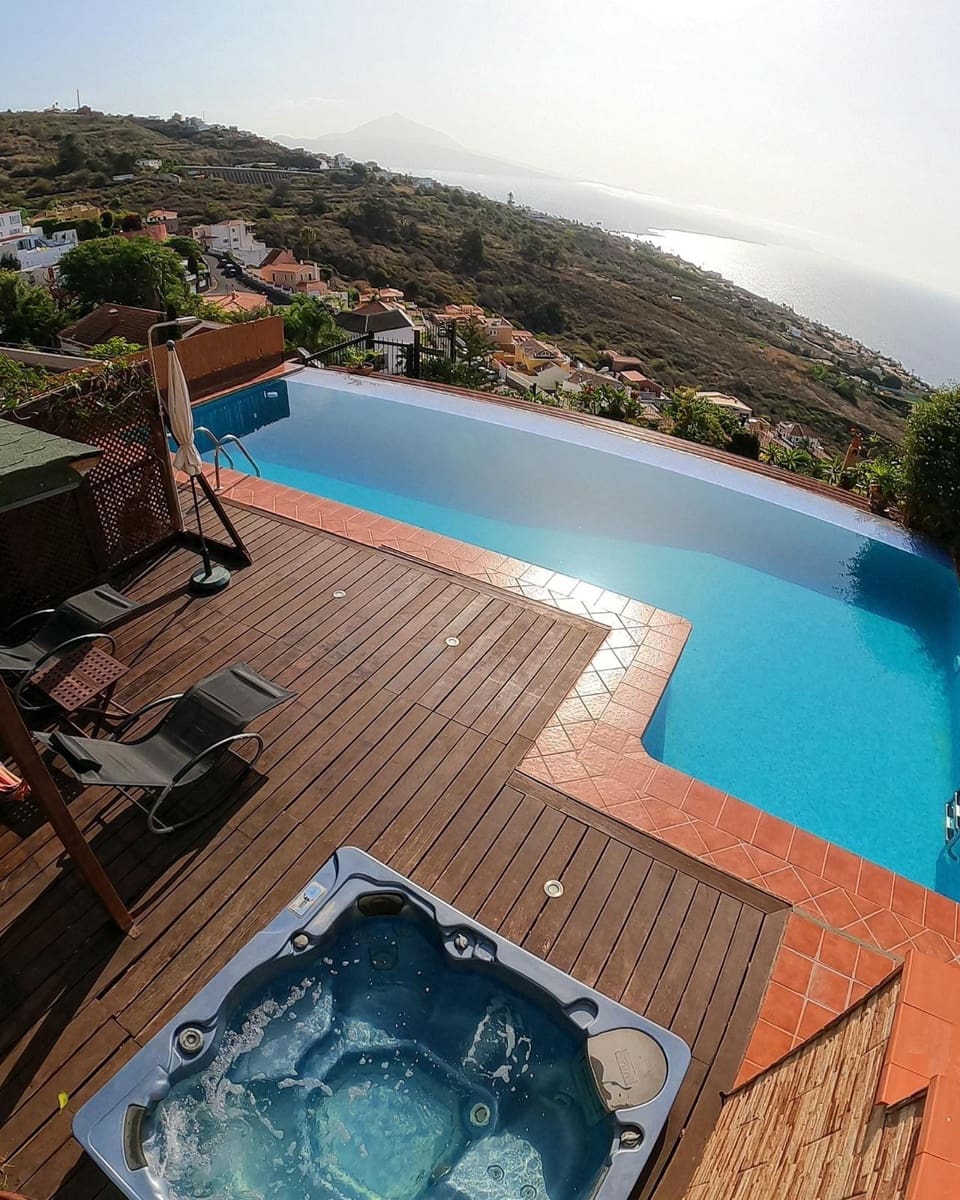 5 soveværelse Villa til salg i El Sauzal med swimmingpool - € 2.450.000 (Ref: 8468087)