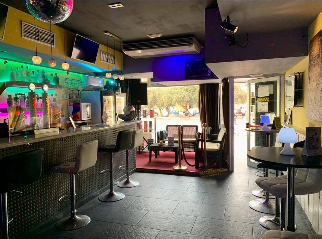 Comercial para arrendar em El Medano - 1 200 € (Ref: 8504264)