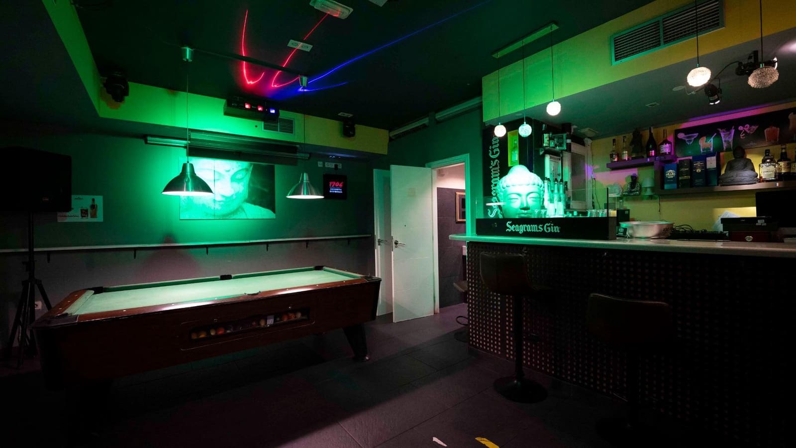 Comercial para arrendar em El Medano - 1 200 € (Ref: 8504264)