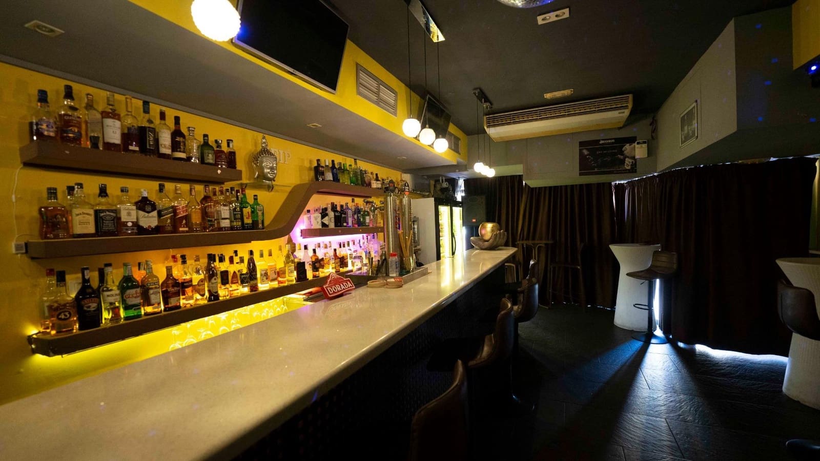 Comercial para arrendar em El Medano - 1 200 € (Ref: 8504264)