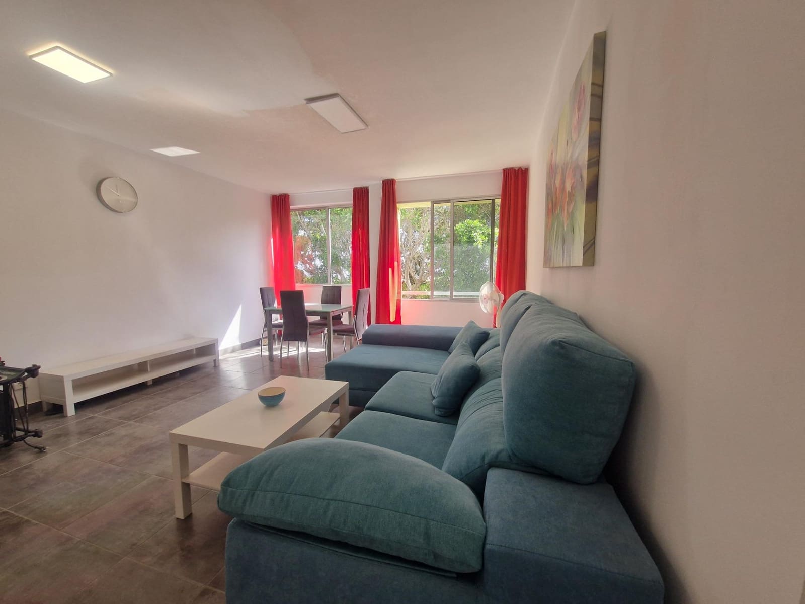 3 bedroom Flat for rent in Santa Cruz de Tenerife - € 1,000 (Ref: 8531998)