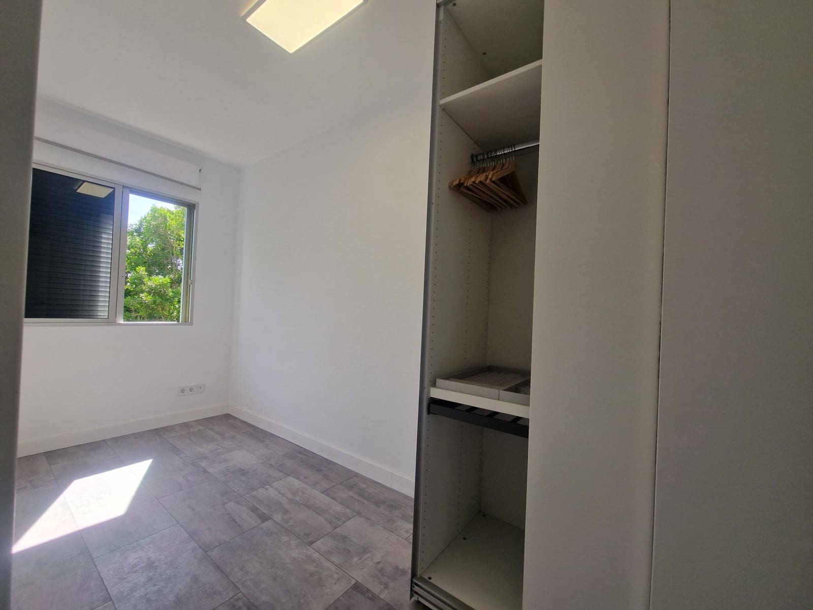 3 bedroom Flat for rent in Santa Cruz de Tenerife - € 1,000 (Ref: 8531998)