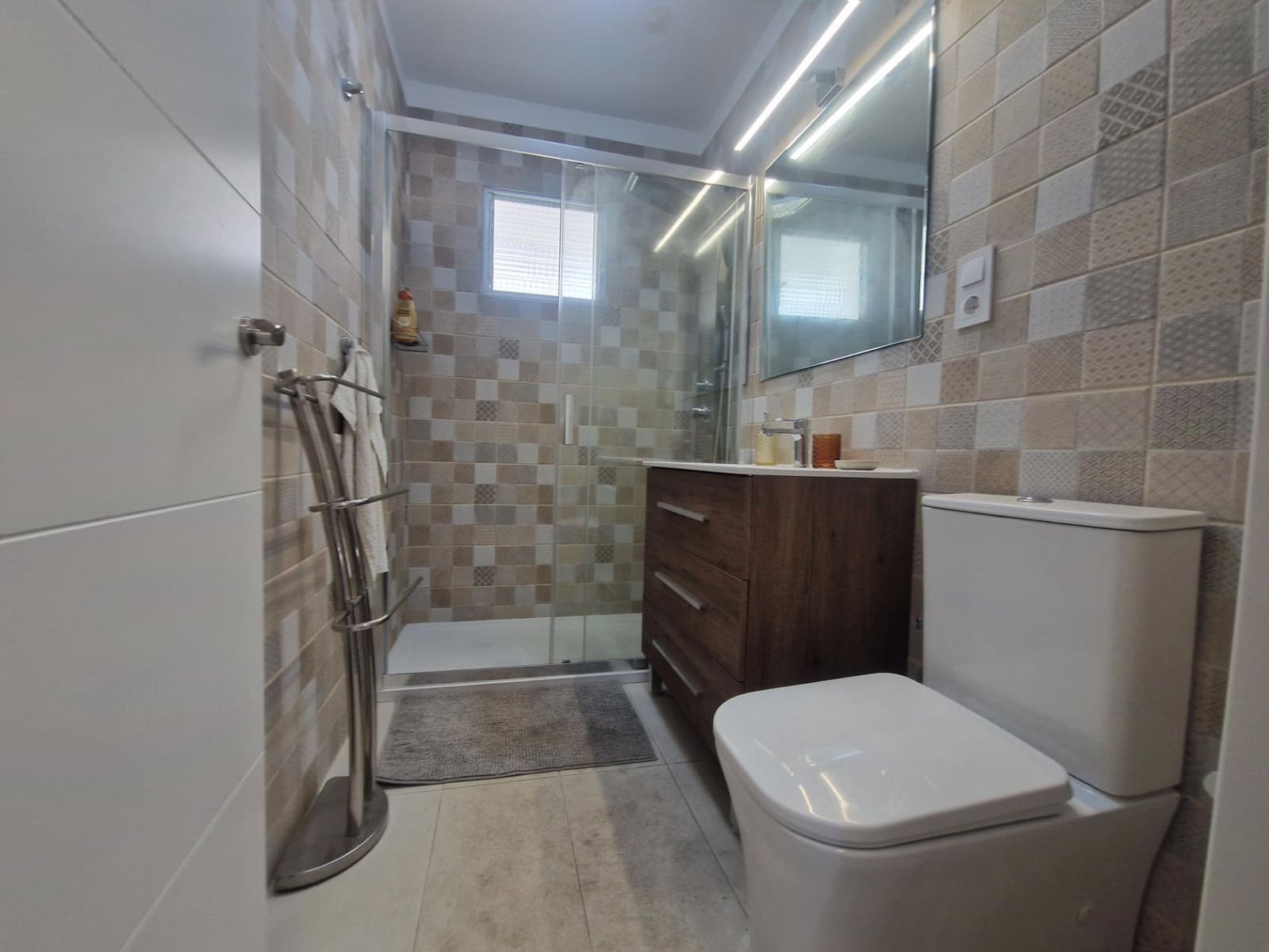 3 bedroom Flat for rent in Santa Cruz de Tenerife - € 1,000 (Ref: 8531998)