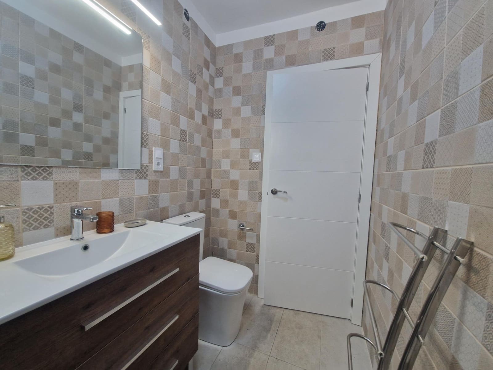 3 bedroom Flat for rent in Santa Cruz de Tenerife - € 1,000 (Ref: 8531998)