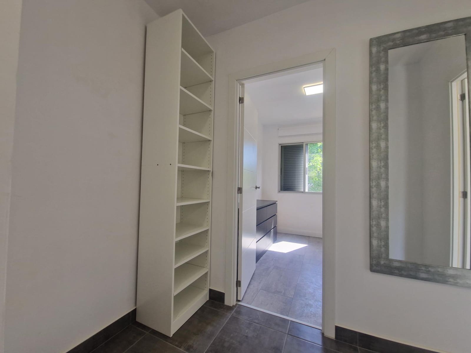 3 bedroom Flat for rent in Santa Cruz de Tenerife - € 1,000 (Ref: 8531998)