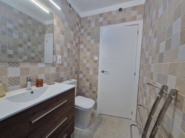 3 bedroom Flat for rent in Somosierra, Santa Cruz de Tenerife - € 1,000 (Ref: 8531998)