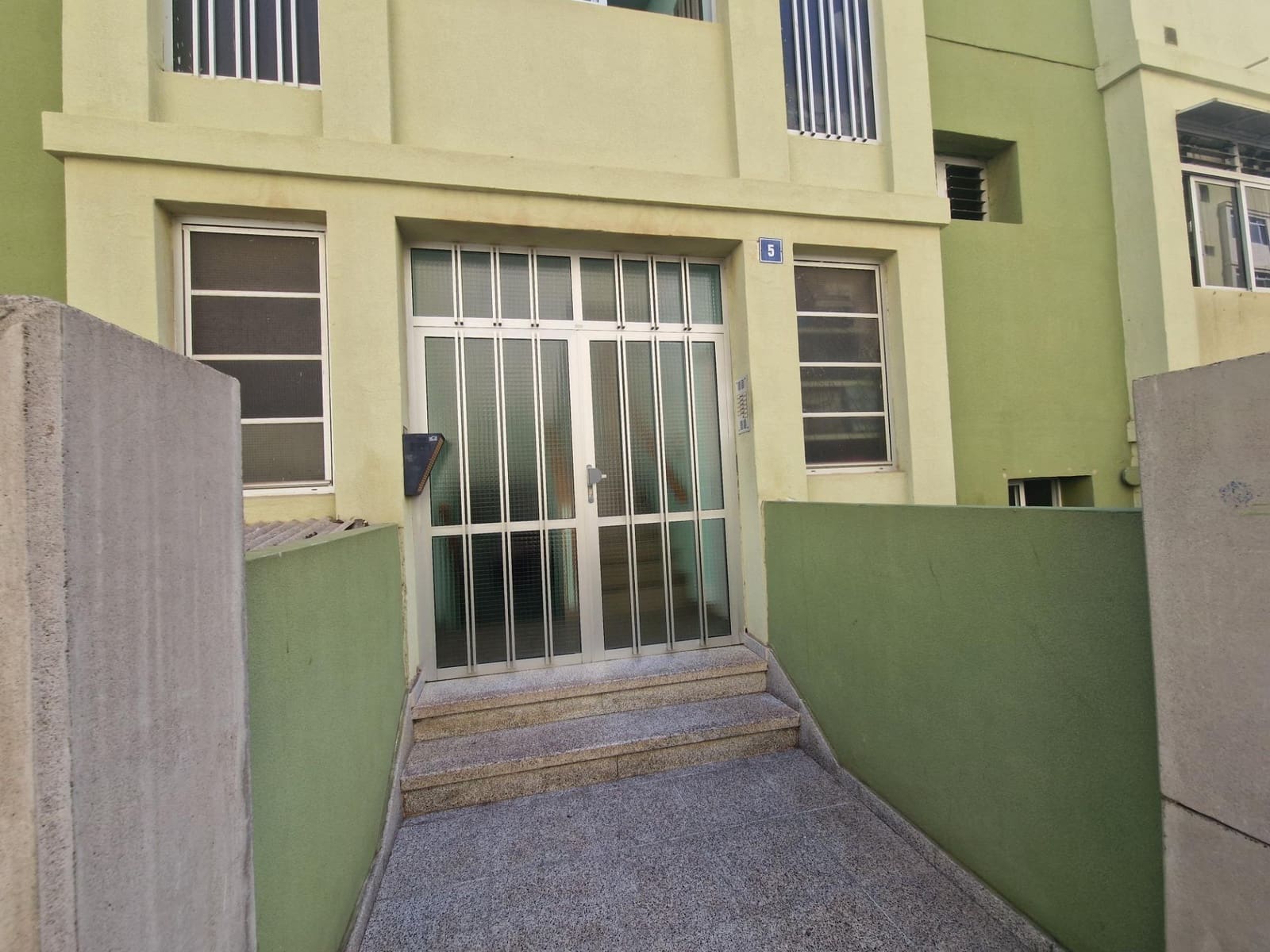 3 bedroom Flat for rent in Santa Cruz de Tenerife - € 1,000 (Ref: 8531998)