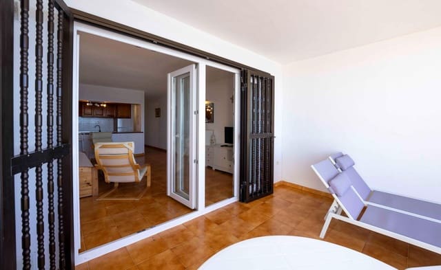 1 soveværelse Lejlighed til salg i Puerto Santiago, Santiago del Teide med swimmingpool - € 499.000 (Ref: 8709368)