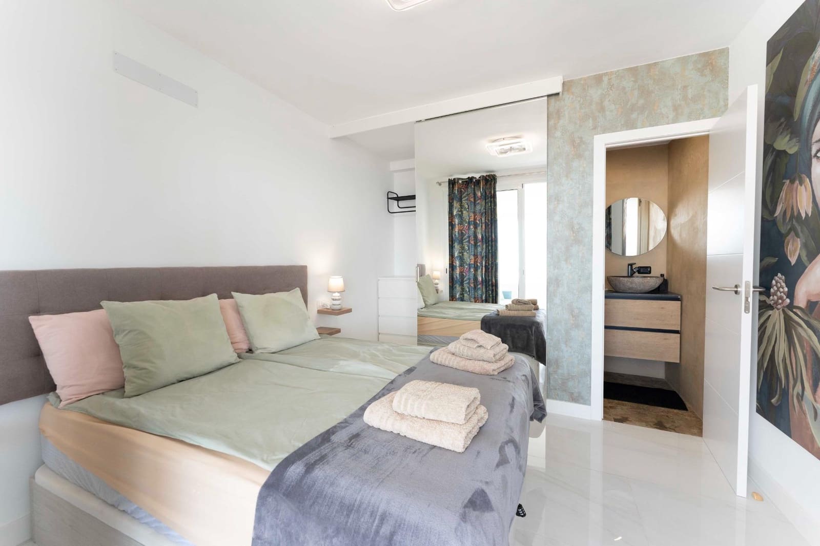 2 makuuhuone Huoneisto myytävänä paikassa Costa Adeje mukana uima-altaan - 479 000 € (Ref: 8806252)