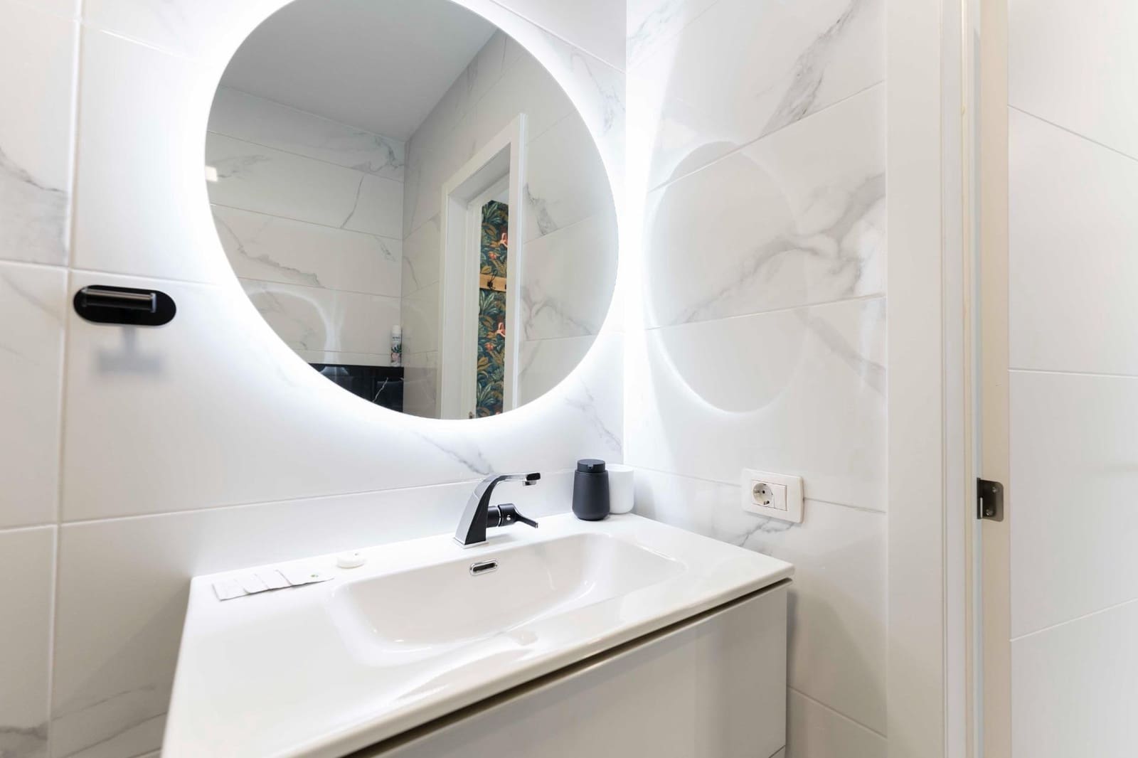 2 makuuhuone Huoneisto myytävänä paikassa Costa Adeje mukana uima-altaan - 479 000 € (Ref: 8806252)