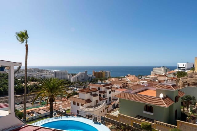 2 bedroom Apartment for sale in Costa Adeje, Adeje with pool - € 479,000 (Ref: 8806252)