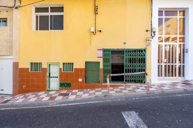 Erhverv til salg i Poris de Abona, Arico - € 179.000 (Ref: 8825065)