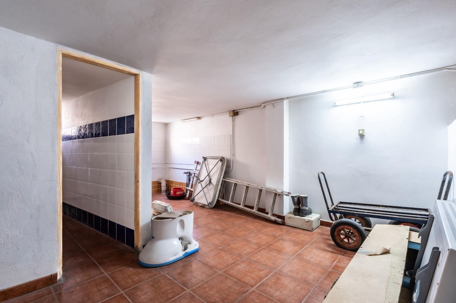 Kaupallinen myytävänä paikassa Arico - 159 000 € (Ref: 8825065)